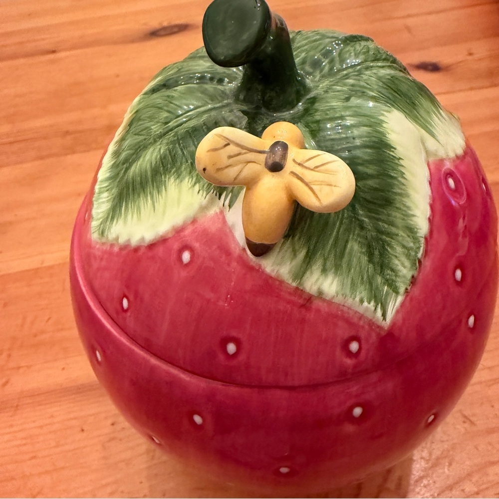 Vintage Kate Williams Global Design Connections Ceramic Strawberry Jar with Bee